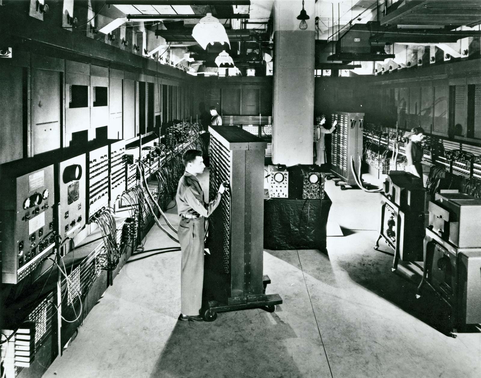 ENIAC-1946.jpg