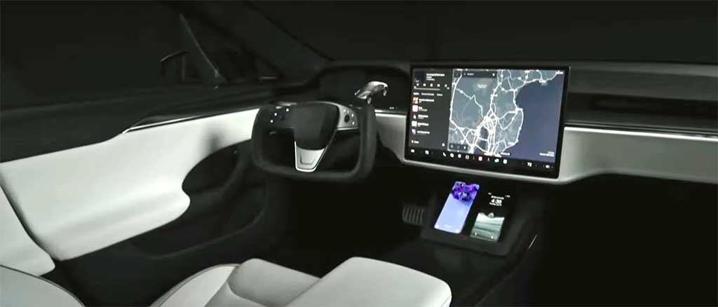 Tesla-Model-S-Plaid-interior.jpg