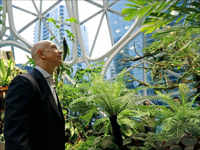 Jeff_Bezos_at_Amazon_Spheres
