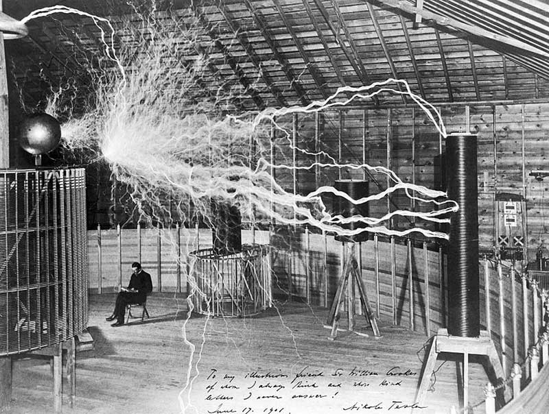 953px-Nikola_Tesla,_with_his_equipment_Wellcome_M0014782.jpg