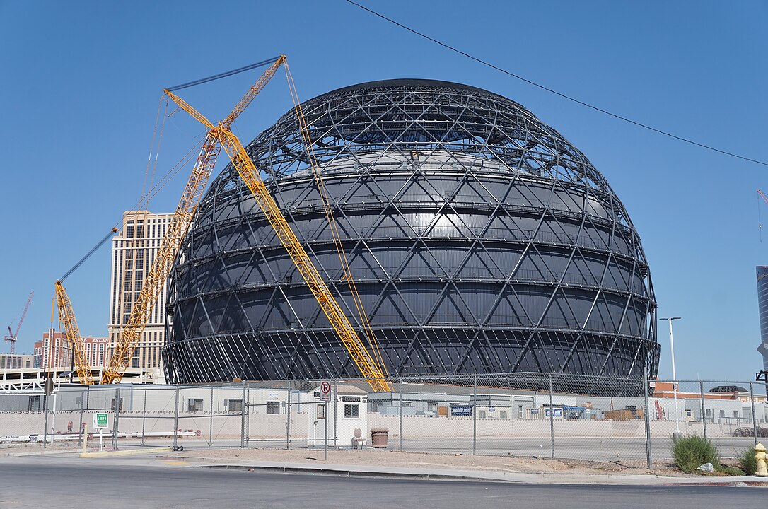 1086px-MSG_Sphere_at_The_Venetian_under_construction,_Sep_2022.jpg