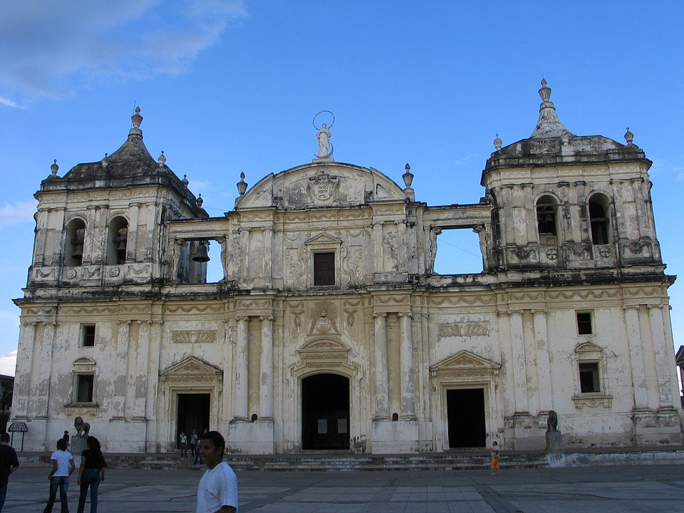 960px-Basilica-de-la-Asuncion.jpg