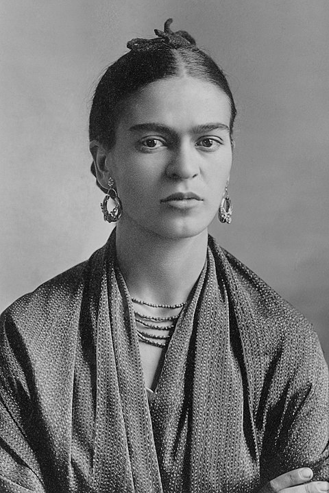 Frida_Kahlo,_by_Guillermo_Kahlo