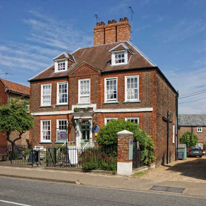 High_Street,_Holbeach_(geograph_4099230).jpg