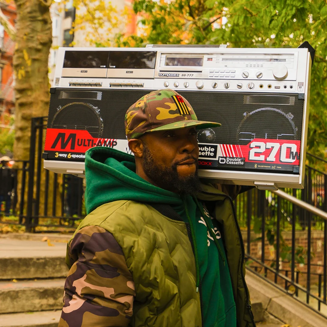 Bumpboxx_BB-777_Prelaunch_Mobile_Lifestyle_11_1080x.webp